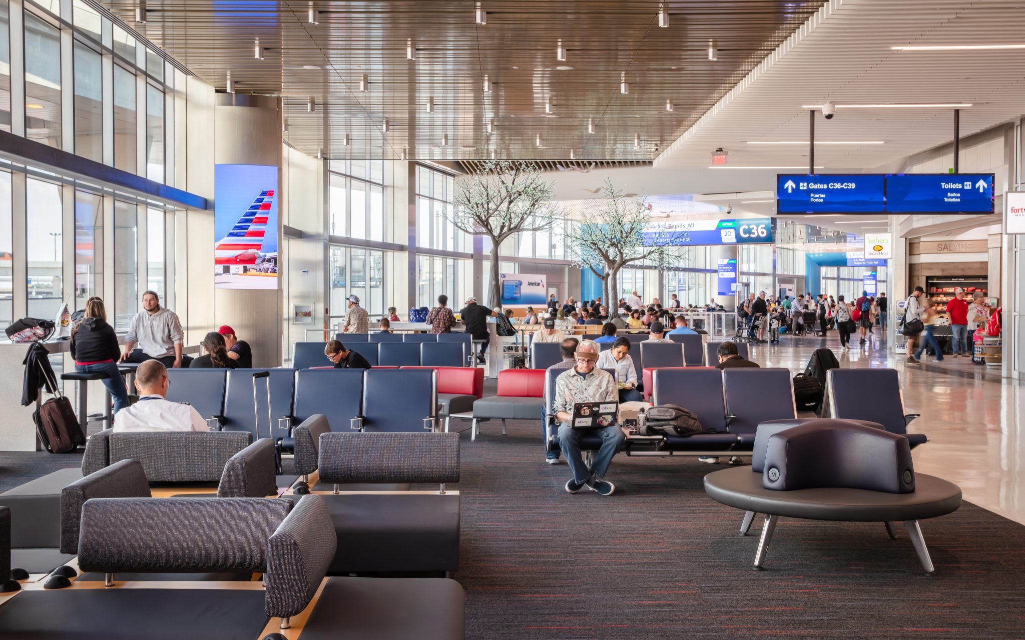 Dallas Fort Worth International Airport (DFW) Terminal C High-C Gates ...